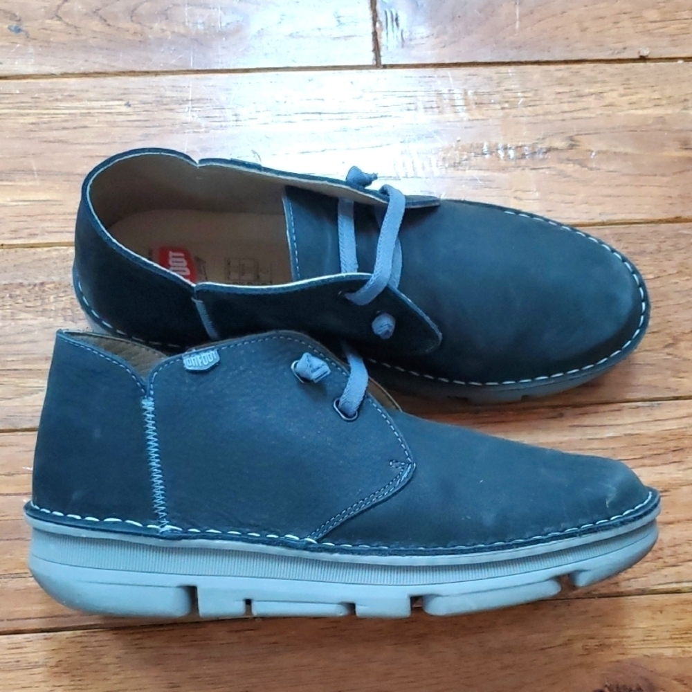 On Foot Navy Blue Suede Chukka Boots